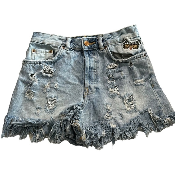 Zara women's size 2 distressed shorts with butterfly patch - Picture 1 of 6